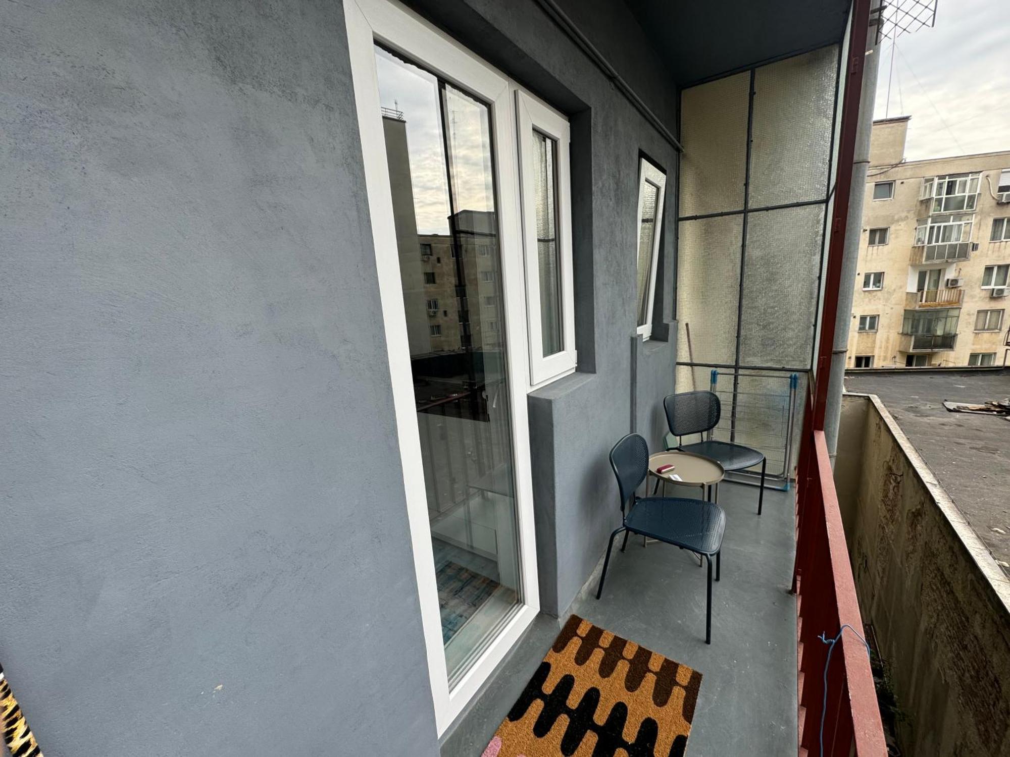 Airy & Beautiful Downtown Apartment Bukarest Eksteriør billede